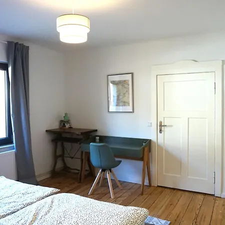 Eg Am Fluss Mit Terrasse - Eine Gruene Oase