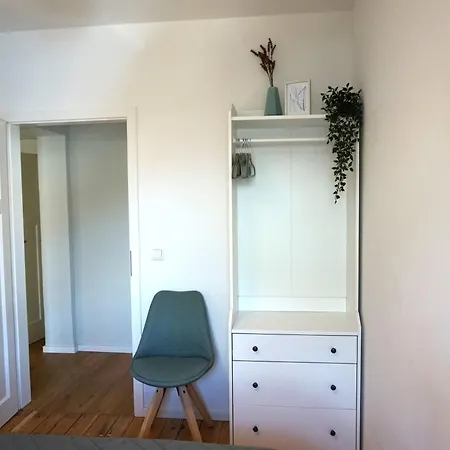 Appartement Eg Am Fluss Mit Terrasse - Eine Gruene Oase