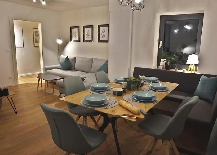 Eg Am Fluss Mit Terrasse - Eine Gruene Oase Lejlighed *