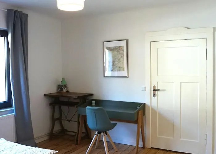 Eg Am Fluss Mit Terrasse - Eine Gruene Oase