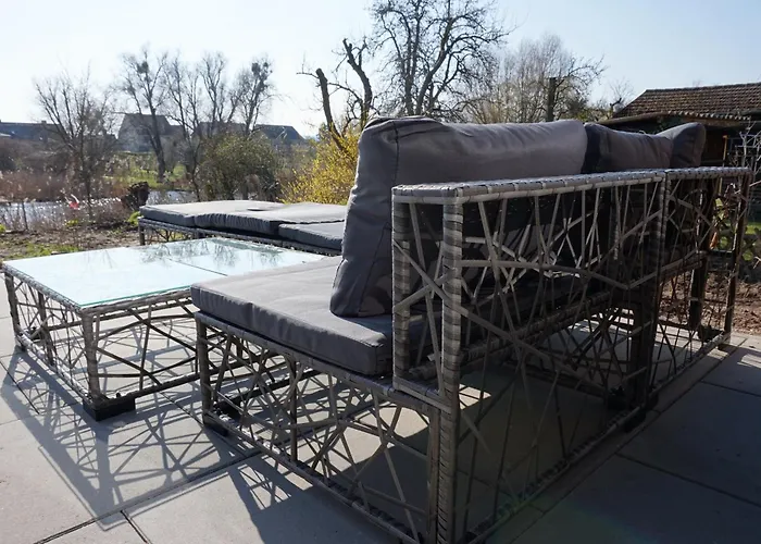 Eg Am Fluss Mit Terrasse - Eine Gruene Oase Lejlighed