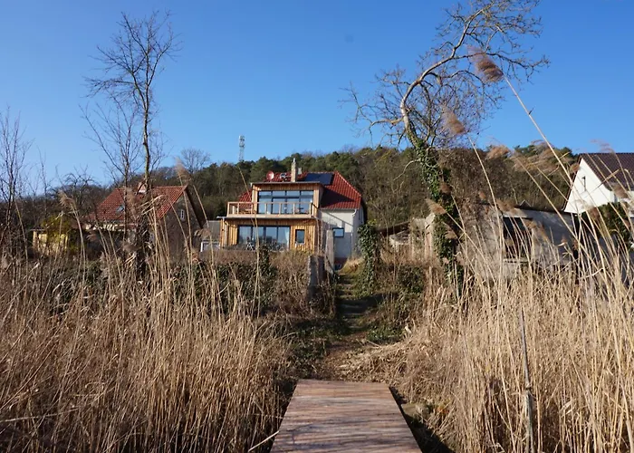 Eg Am Fluss Mit Terrasse - Eine Gruene Oase